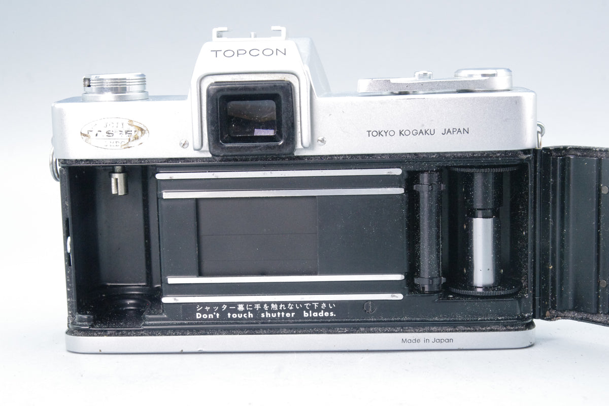 Topcon RE‑2 35mm SLR Camera Body – Tested – Excellent Condition