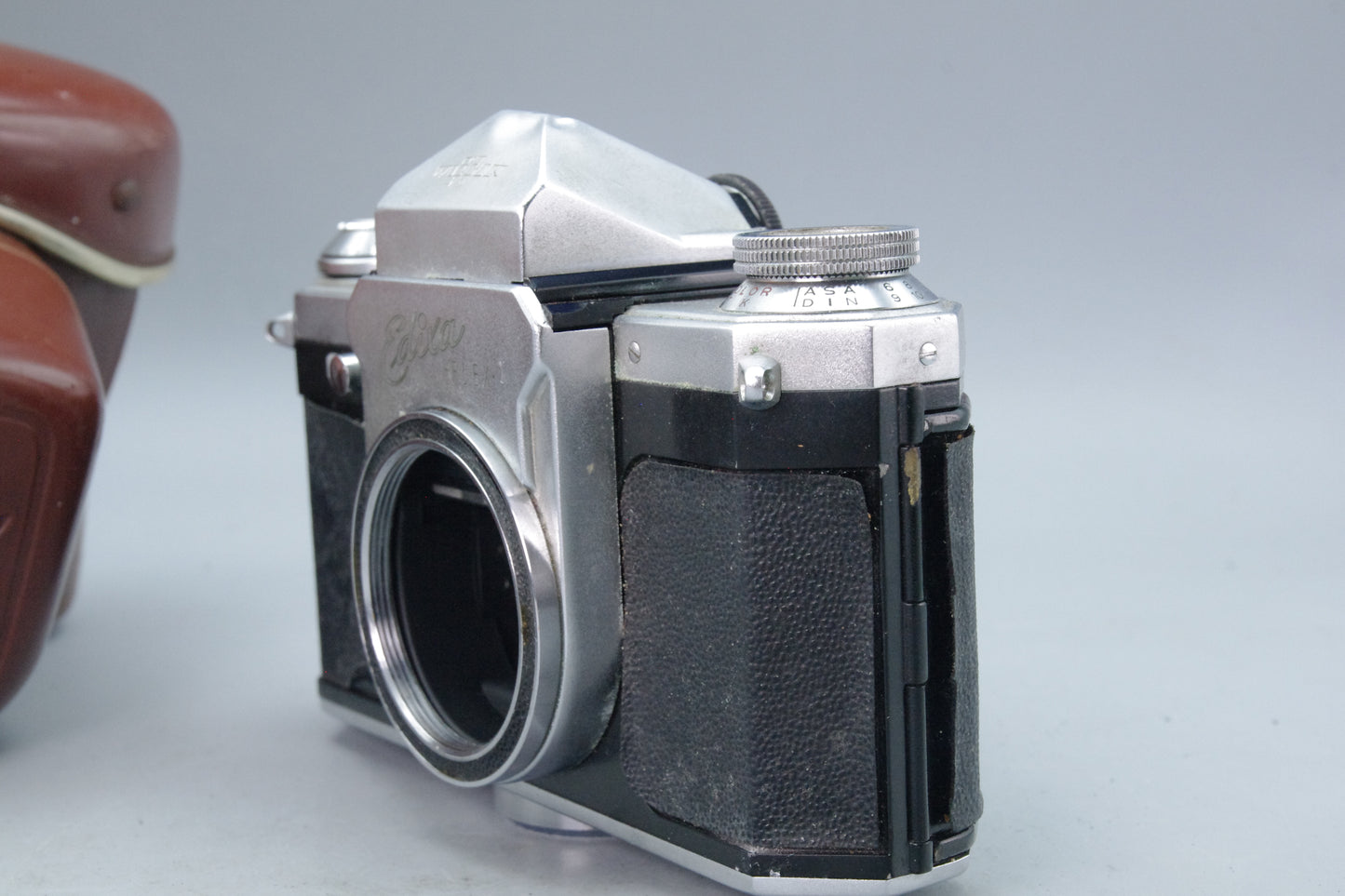 Wirgin Edixa Flex 35mm SLR - Tested and Working – With Case