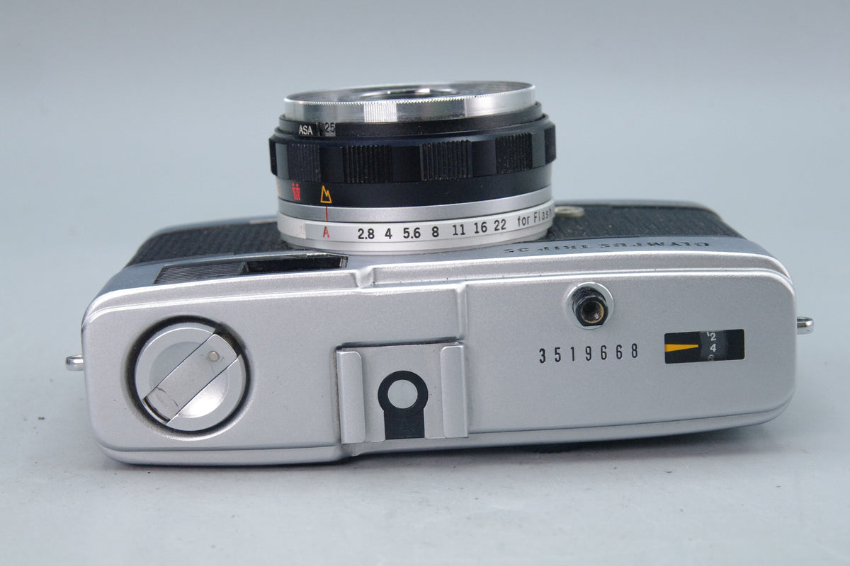 Olympus Trip 35 35mm Camera – 40mm f/2.8 Lens with Case, Working, Vintage