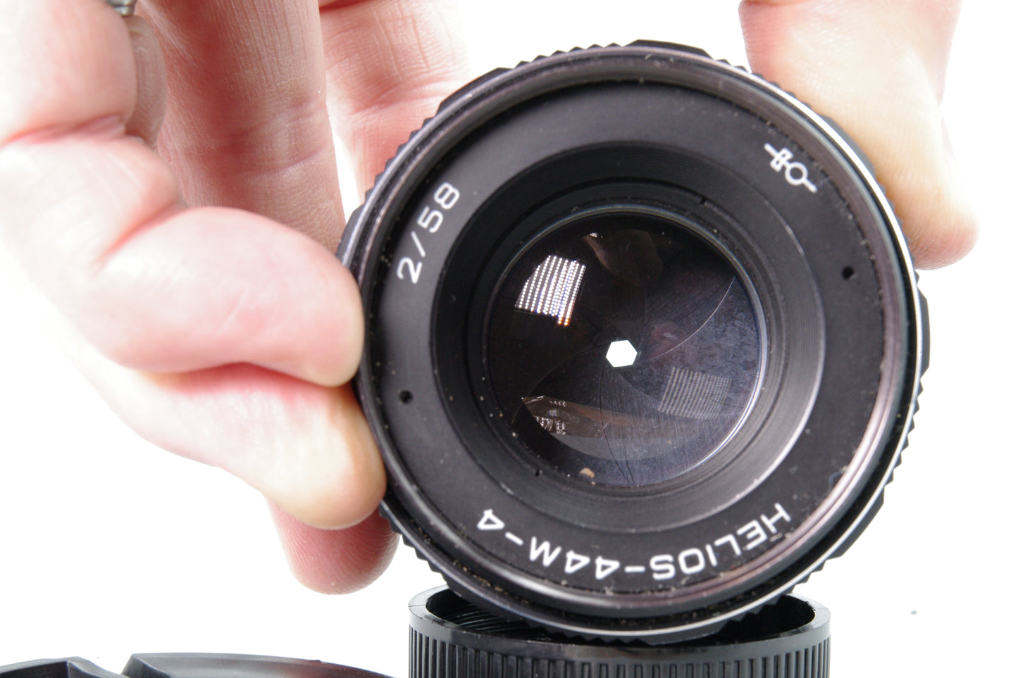 Helios‑44M‑4 58mm f/2 M42 Lens – Classic Biotar Design – Very Good Condition