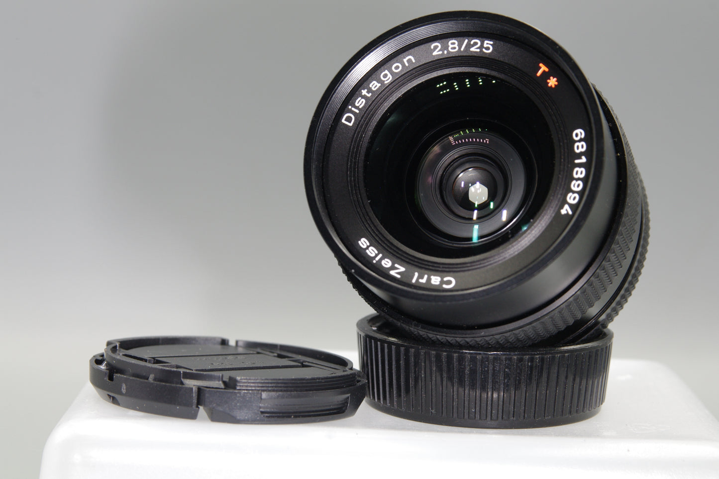 Carl Zeiss Distagon 25mm F/2.8 T* Prime Lens - Contax/Yashica Mount - Excellent
