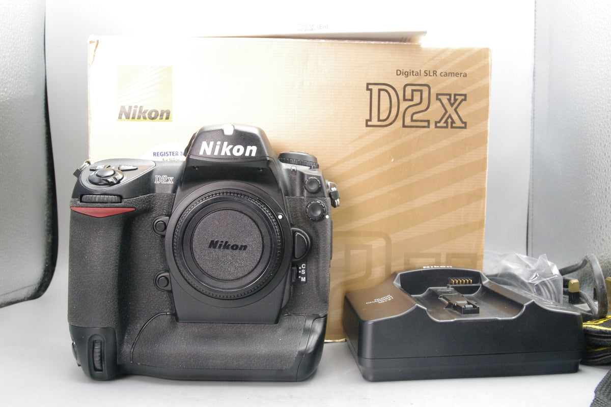 Nikon D2X DSLR Camera – Boxed – S/C 8465 – Battery & Charger – Excellent