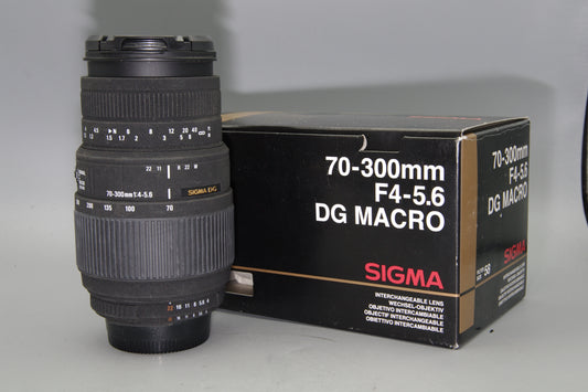Sigma 70-300mm f4-5.6 DG AF Zoom Lens Nikon F Mount Boxed with Caps