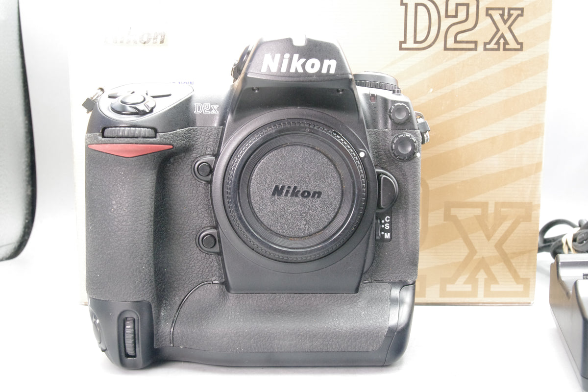 Nikon D2X DSLR Camera – Boxed – S/C 8465 – Battery & Charger – Excellent