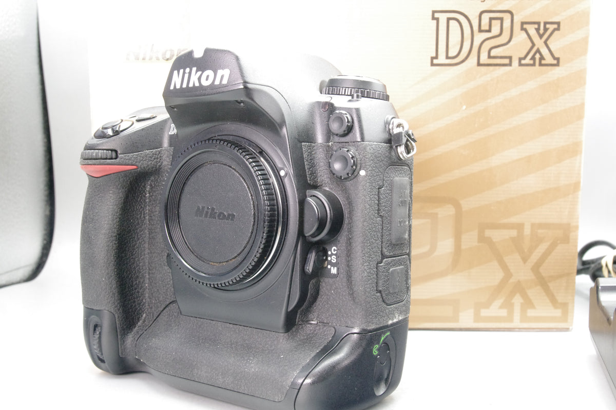 Nikon D2X DSLR Camera – Boxed – S/C 8465 – Battery & Charger – Excellent