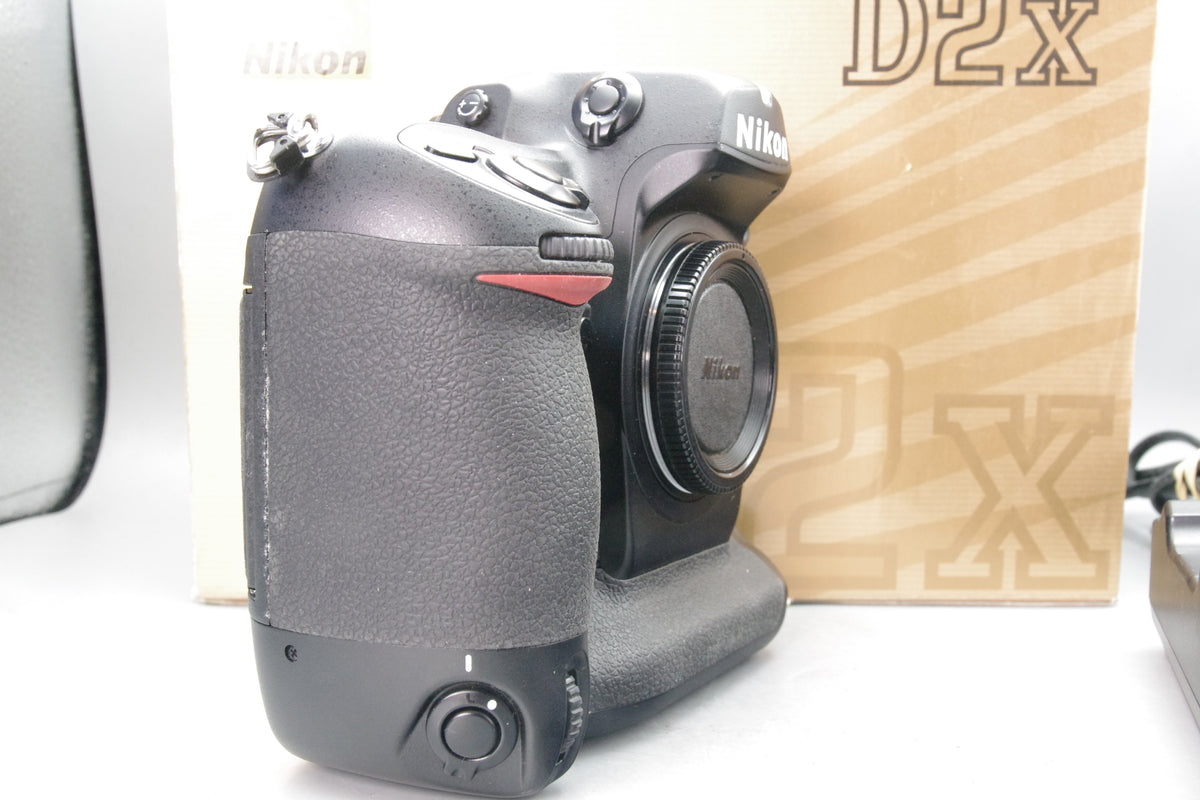 Nikon D2X DSLR Camera – Boxed – S/C 8465 – Battery & Charger – Excellent