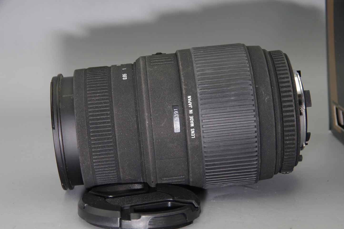 Sigma 70-300mm f4-5.6 DG AF Zoom Lens Nikon F Mount Boxed with Caps