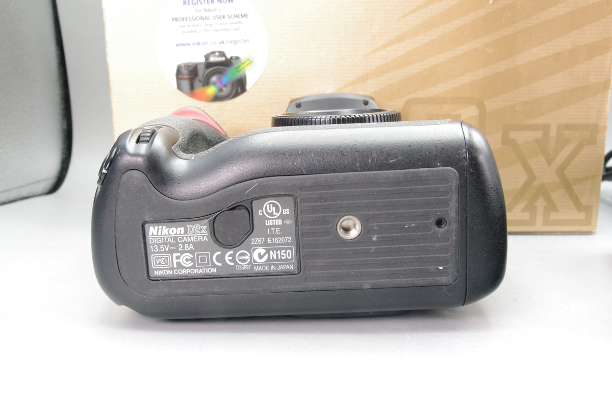 Nikon D2X DSLR Camera – Boxed – S/C 8465 – Battery & Charger – Excellent