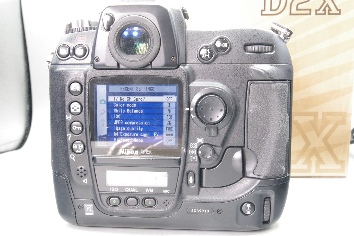 Nikon D2X DSLR Camera – Boxed – S/C 8465 – Battery & Charger – Excellent
