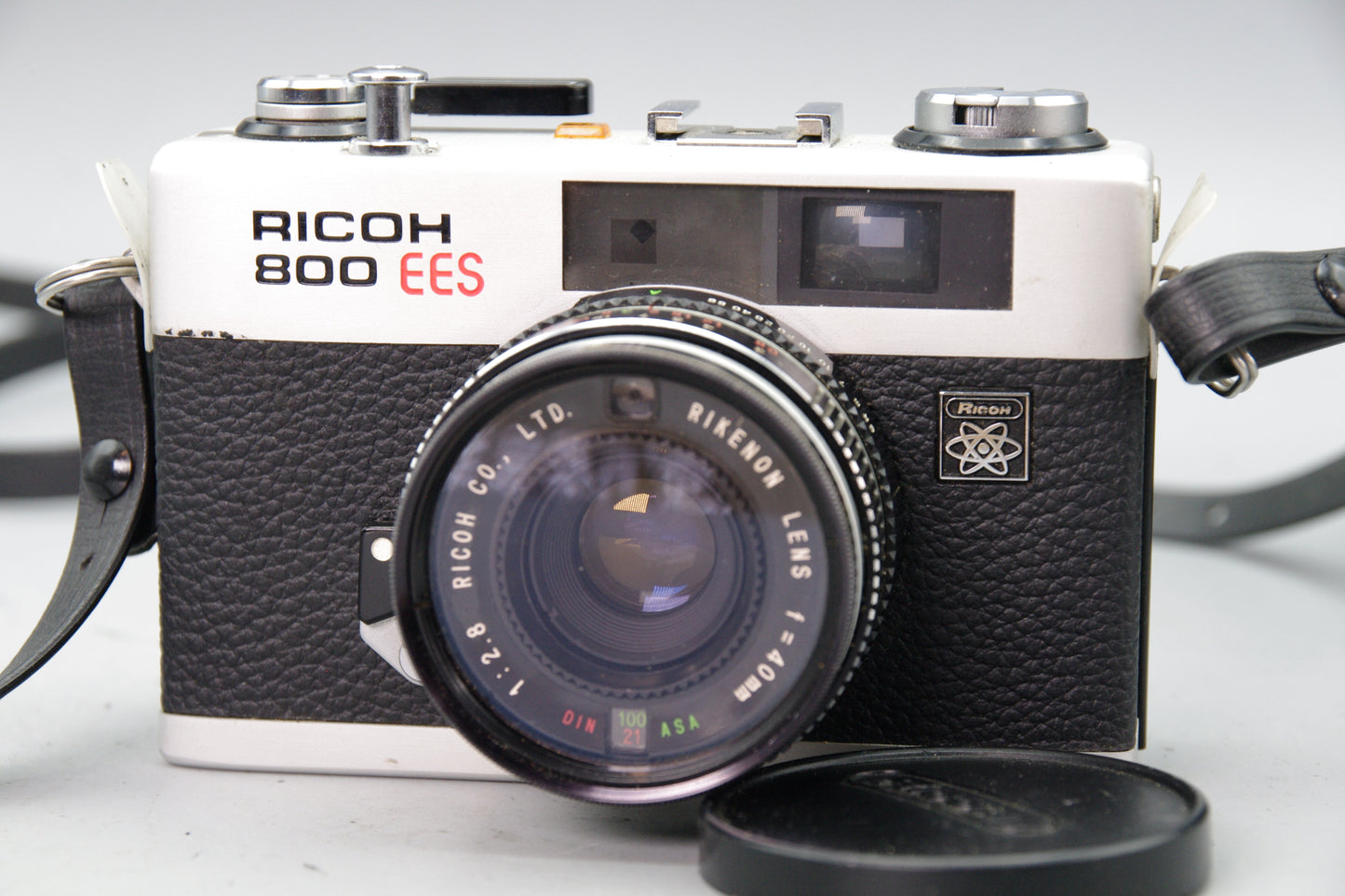 Ricoh 800 EES 35mm Film Camera with Case &amp; Cap – Tested – Very Good