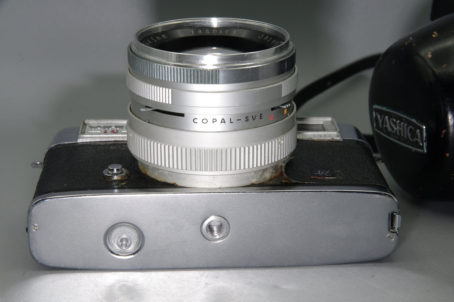 Yashica IC Lynx 14E 35mm Camera 45mm f1.4 Lens with Cap and Case VGC