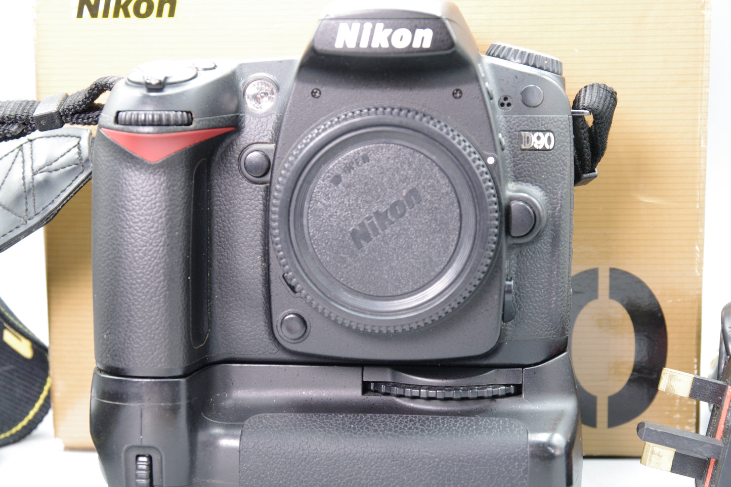 Nikon D90 12.3MP DSLR Boxed – S/C 66323 – Grip, Battery & Charger – Exc