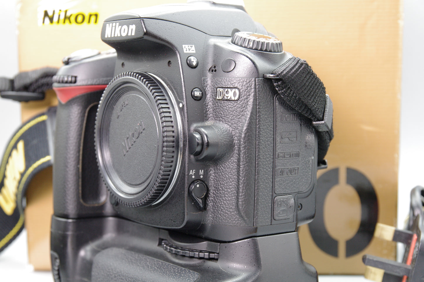 Nikon D90 12.3MP DSLR Boxed – S/C 66323 – Grip, Battery & Charger – Exc