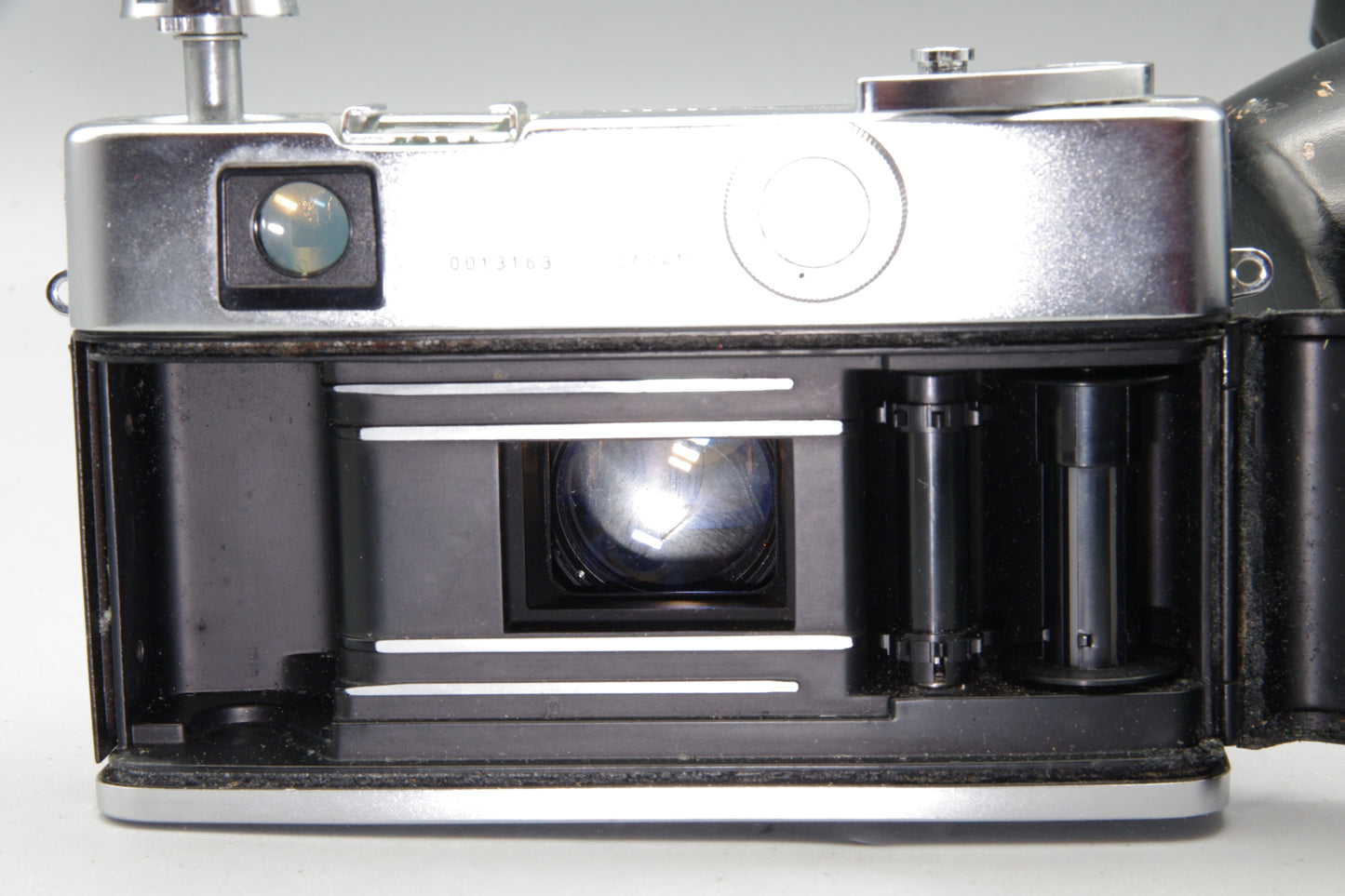 Yashica IC Lynx 14E 35mm Camera 45mm f1.4 Lens with Cap and Case VGC