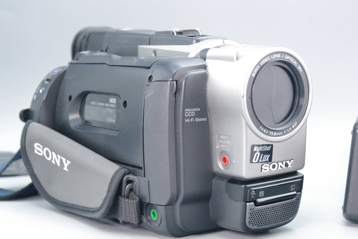 Sony CCD‑TRV95E Hi8 Camcorder – Tested – Fully Working – Charger – Very Good