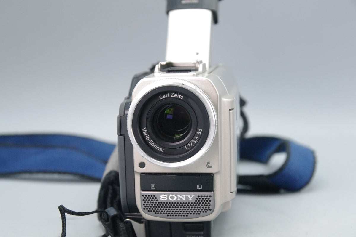 Sony DCR‑TRV10E MiniDV Camcorder – Tested – Fully Working – Very Good Condition