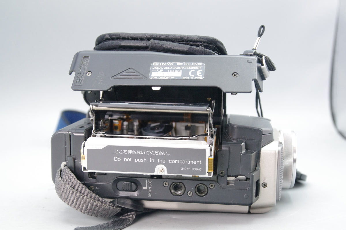 Sony DCR‑TRV10E MiniDV Camcorder – Tested – Fully Working – Very Good Condition