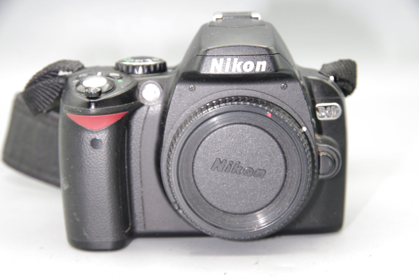 Nikon D40x 10.2MP DSLR Camera Body - Low Shutter Count 5358