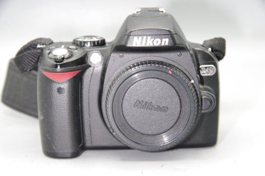 Nikon D40x 10.2MP DSLR Camera Body - Low Shutter Count 5358