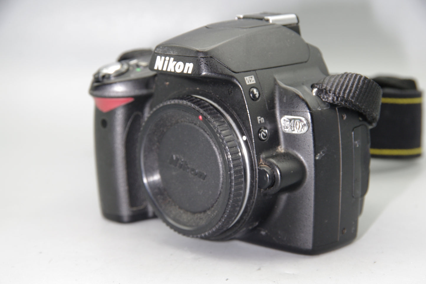 Nikon D40x 10.2MP DSLR Camera Body - Low Shutter Count 5358