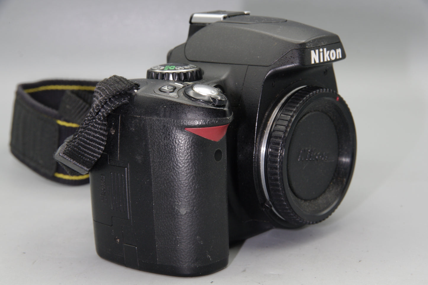 Nikon D40x 10.2MP DSLR Camera Body - Low Shutter Count 5358
