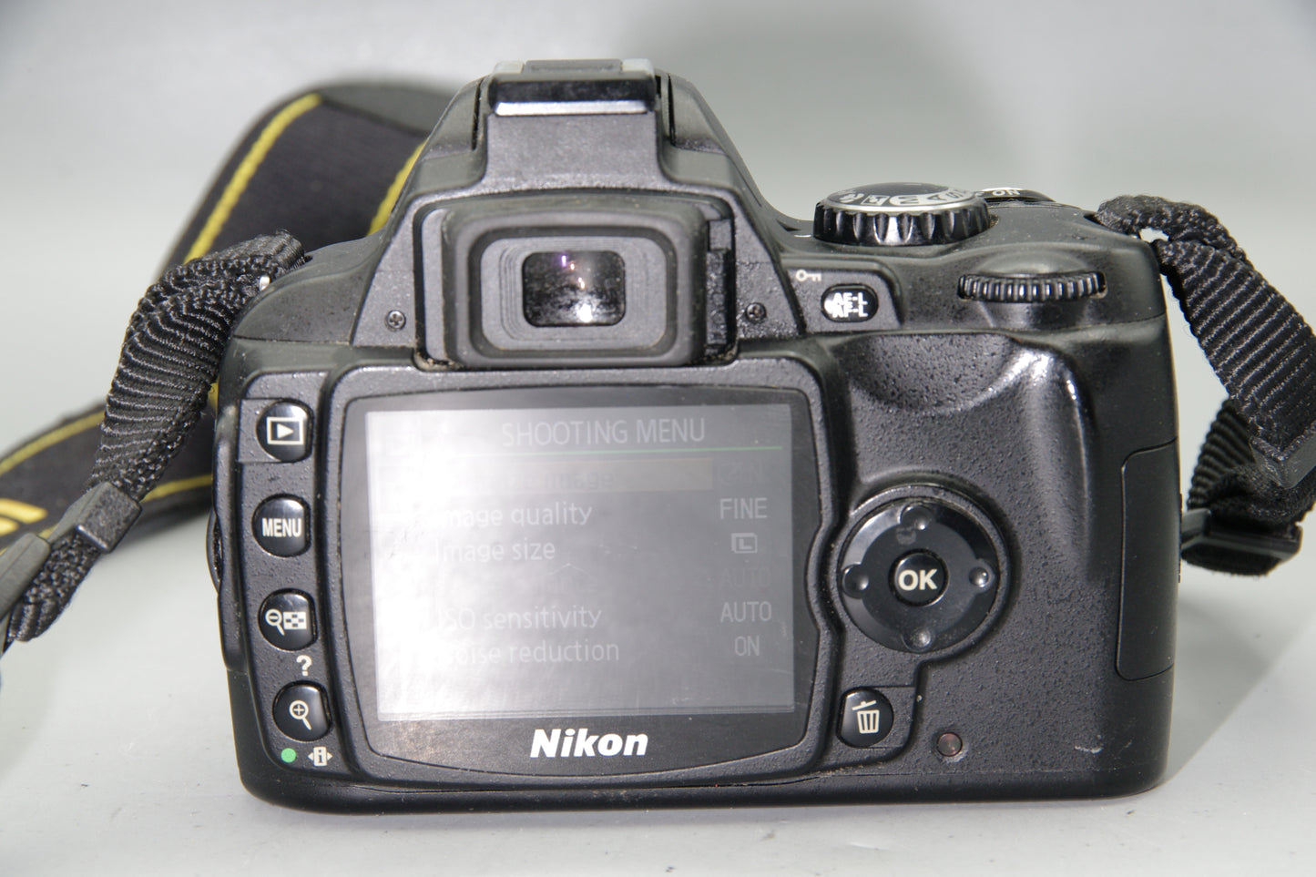 Nikon D40x 10.2MP DSLR Camera Body - Low Shutter Count 5358