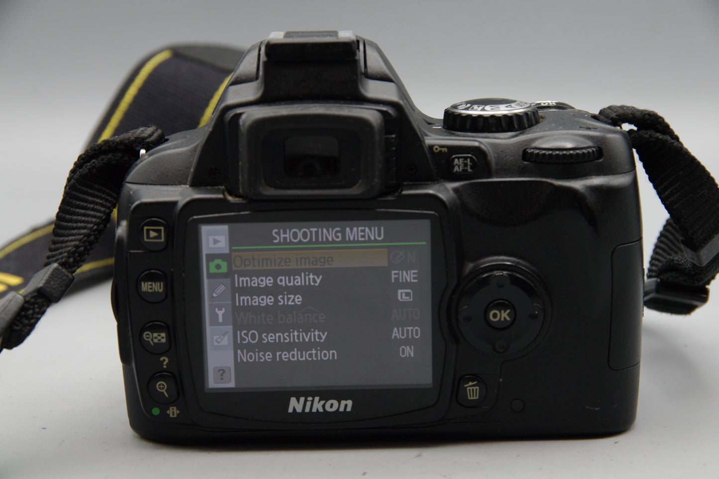 Nikon D40x 10.2MP DSLR Camera Body - Low Shutter Count 5358
