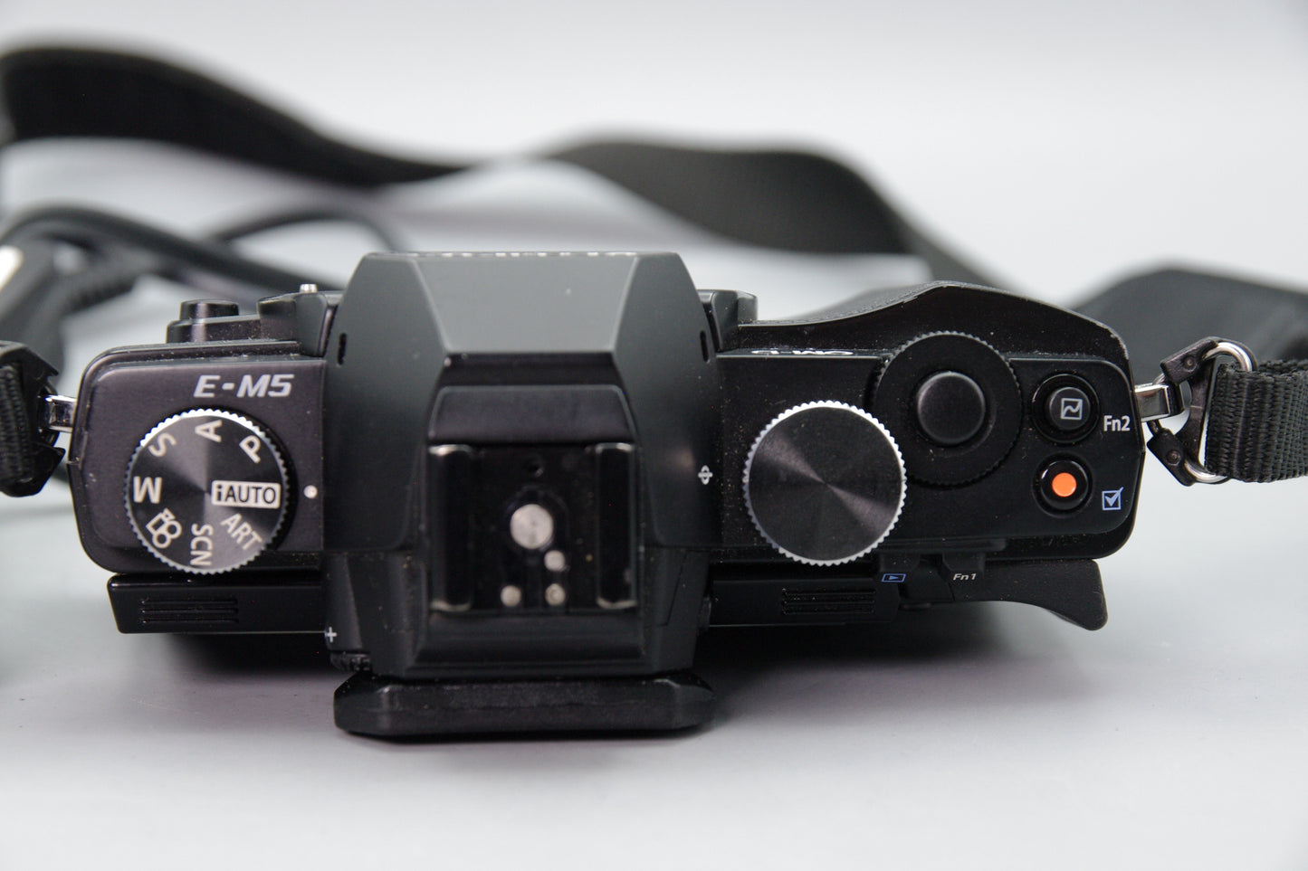 Olympus OM-D E-M5 Body – Shutter Count 951 – M4/3 - Excellent