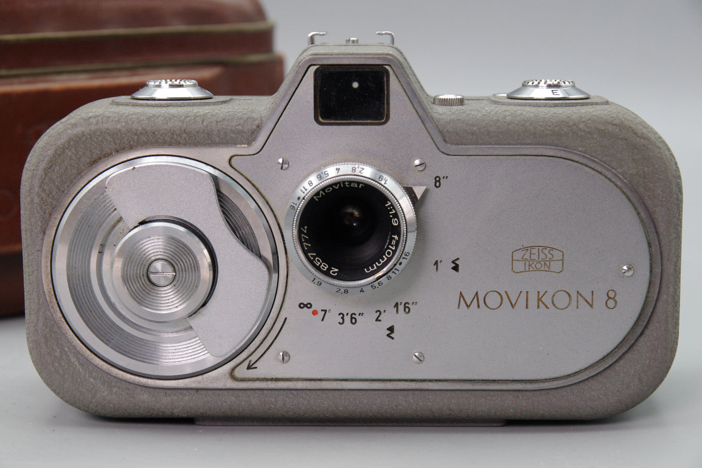 Zeiss Ikon Movikon 8 Clockwork 8mm Cine Camera with Case – Very Good