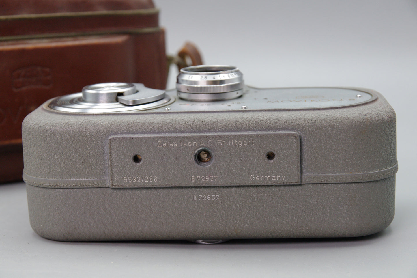 Zeiss Ikon Movikon 8 Clockwork 8mm Cine Camera with Case – Very Good