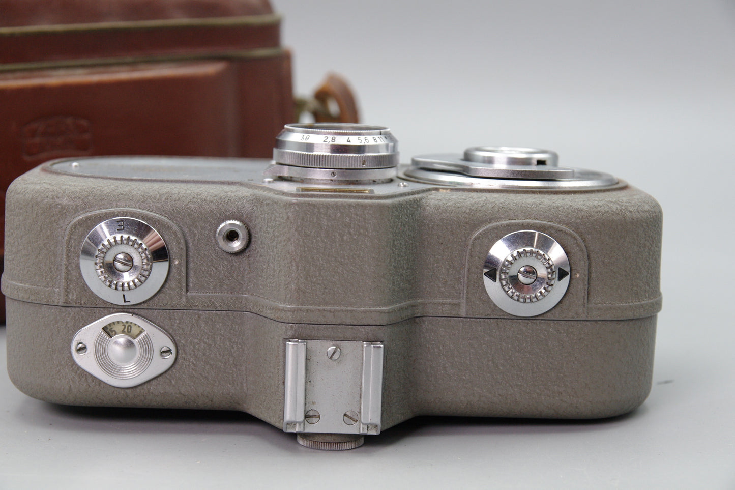 Zeiss Ikon Movikon 8 Clockwork 8mm Cine Camera with Case – Very Good