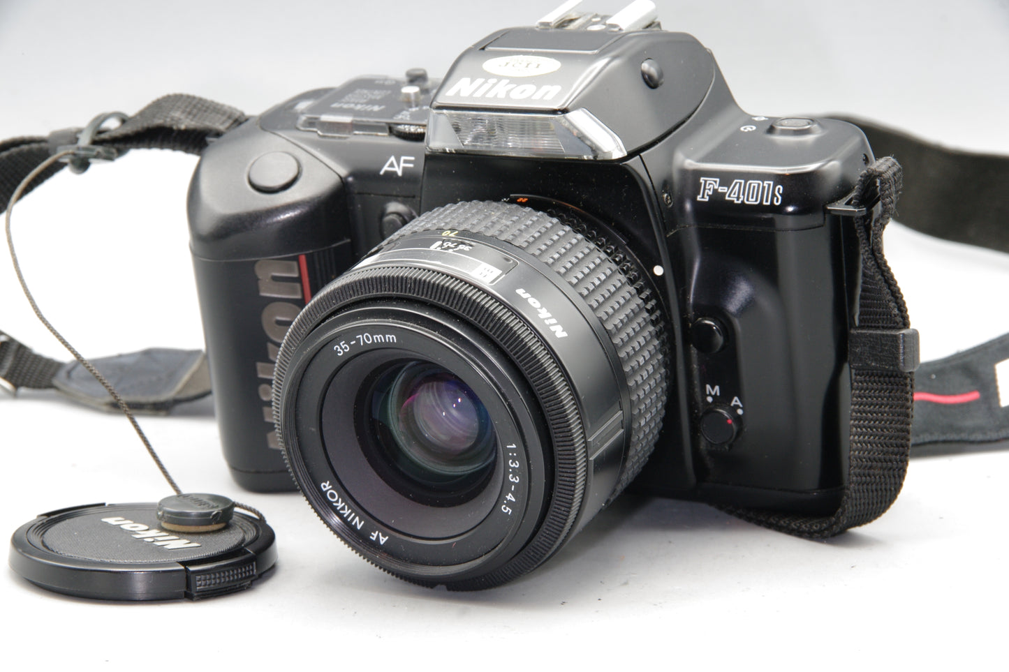 Nikon F-401 Auto Focus 35mm SLR  with 35-70mm F/3.3-4.5 Lens - Excellent