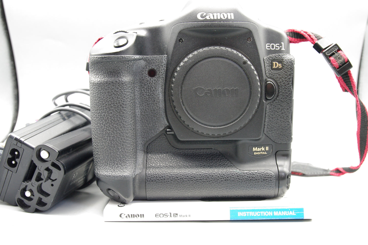Canon EOS‑1Ds Mark II DSLR – Full Frame 16.7MP – VG – Battery, Coupler, Manual