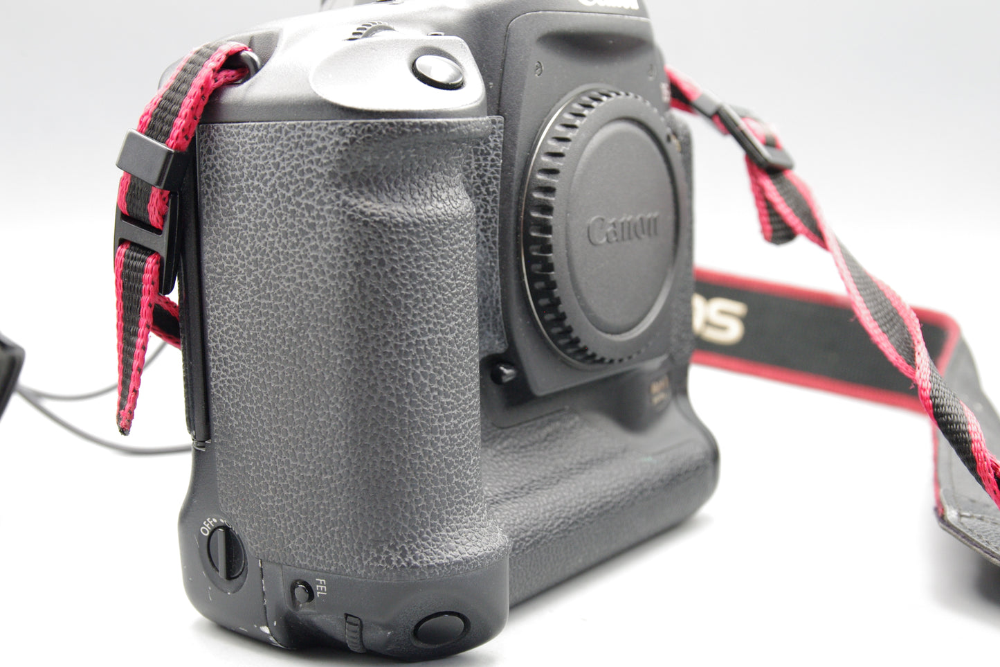 Canon EOS‑1Ds Mark II DSLR – Full Frame 16.7MP – VG – Battery, Coupler, Manual