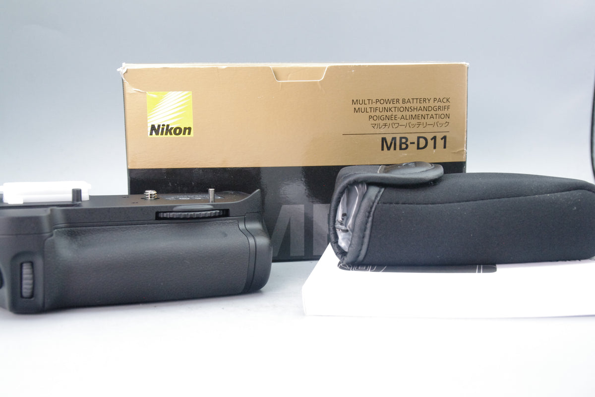 Nikon MB‑D11 Battery Grip – Boxed Mint – Appears Unused – For Nikon D7000