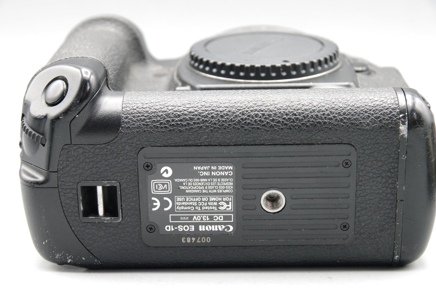 Canon EOS‑1D Mark I CCD – With NC‑E2 Charger, Battery – Low S/C VGC