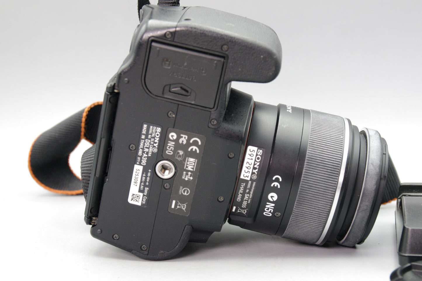 Sony Alpha A390 DSLR with 18–55mm Lens and Charger – Very Good – SC 4956