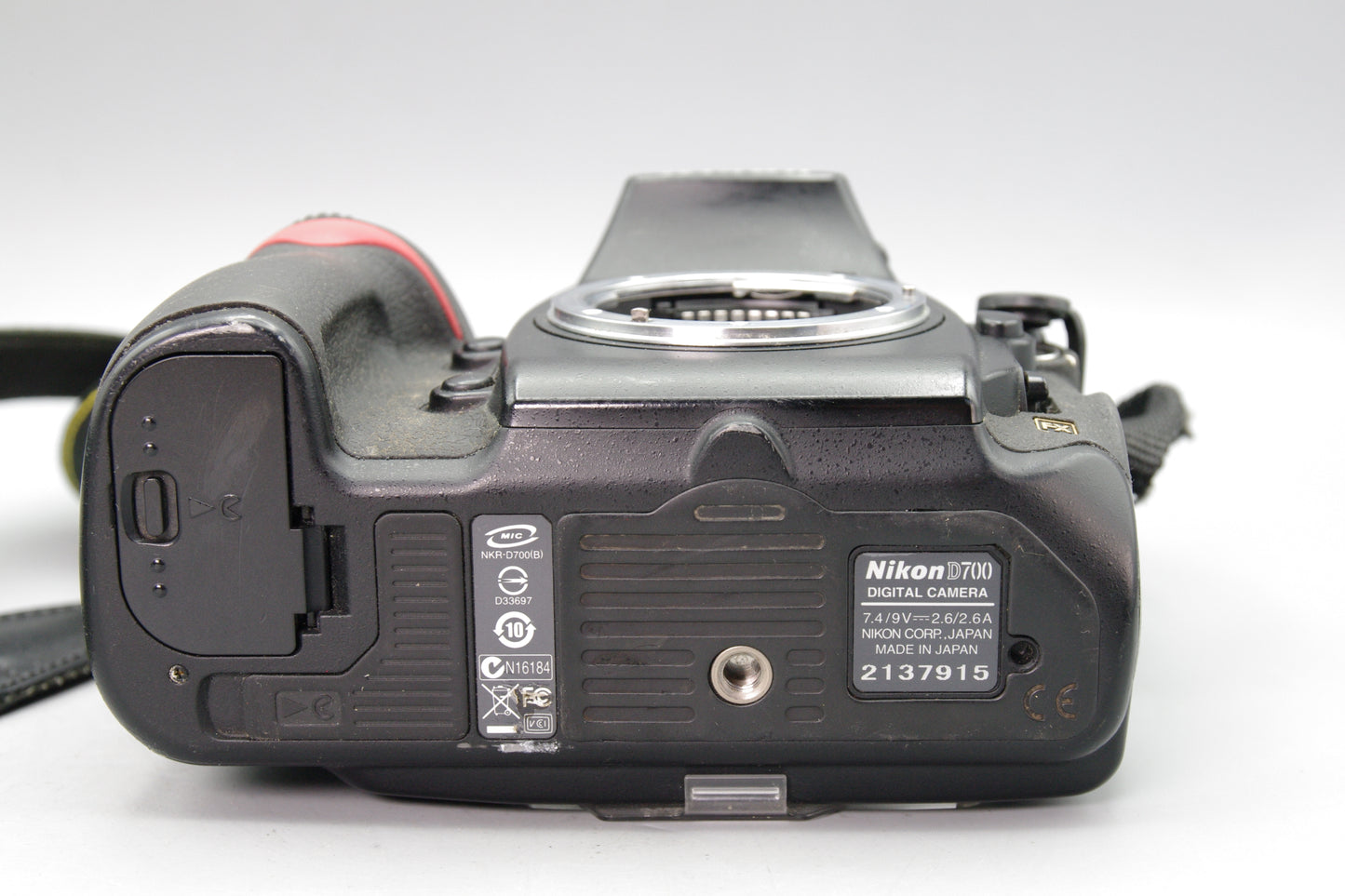 Nikon D700 Full Frame DSLR Camera Body - 12.1MP FX Sensor - VGC
