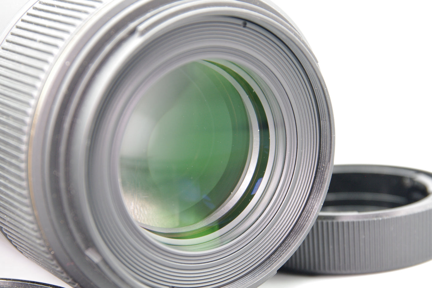 Sigma 105mm f/2.8 DG HSM Macro Lens – Nikon F Mount – Near Mint with Hood