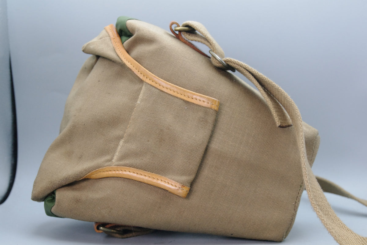 Billingham Snout Holster Pouch – Khaki/Green – Classic Camera Pouch