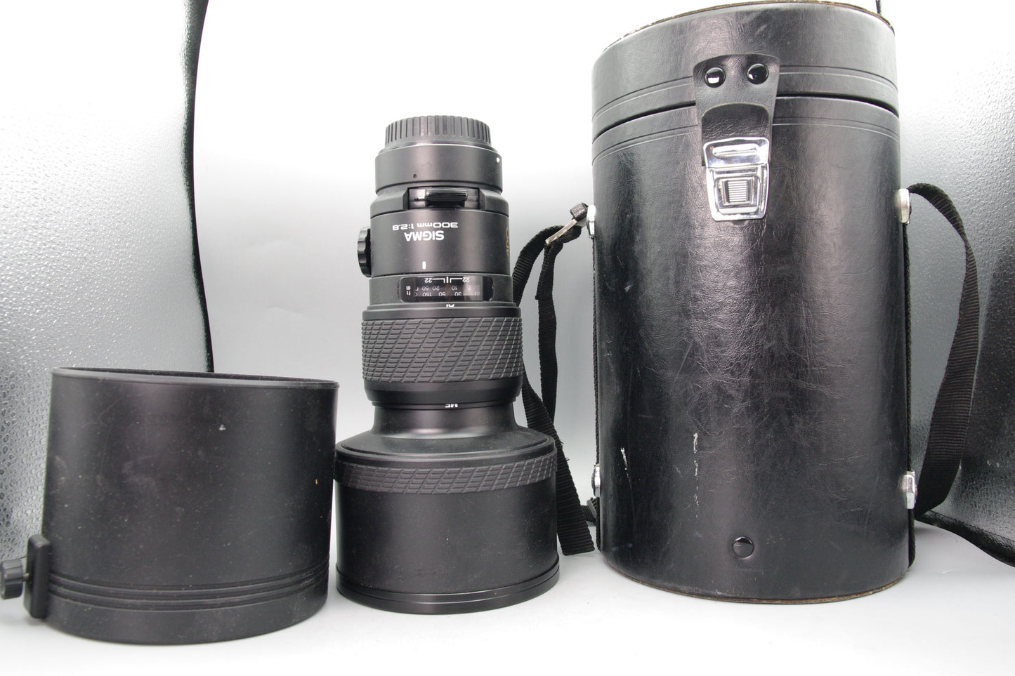Sigma 300mm F/2.8 APO  Lens - Canon EF Mount for 35mm SLRs (Fungus)