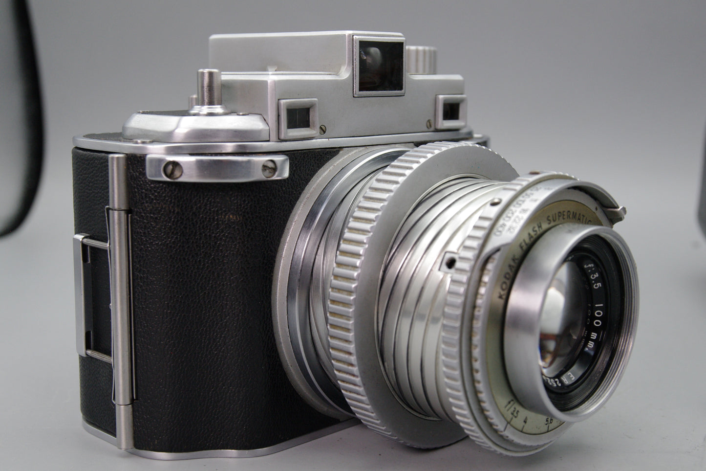 Kodak Medalist II – 6×9 Rangefinder – Ektar 100mm f/3.5 – Serviced