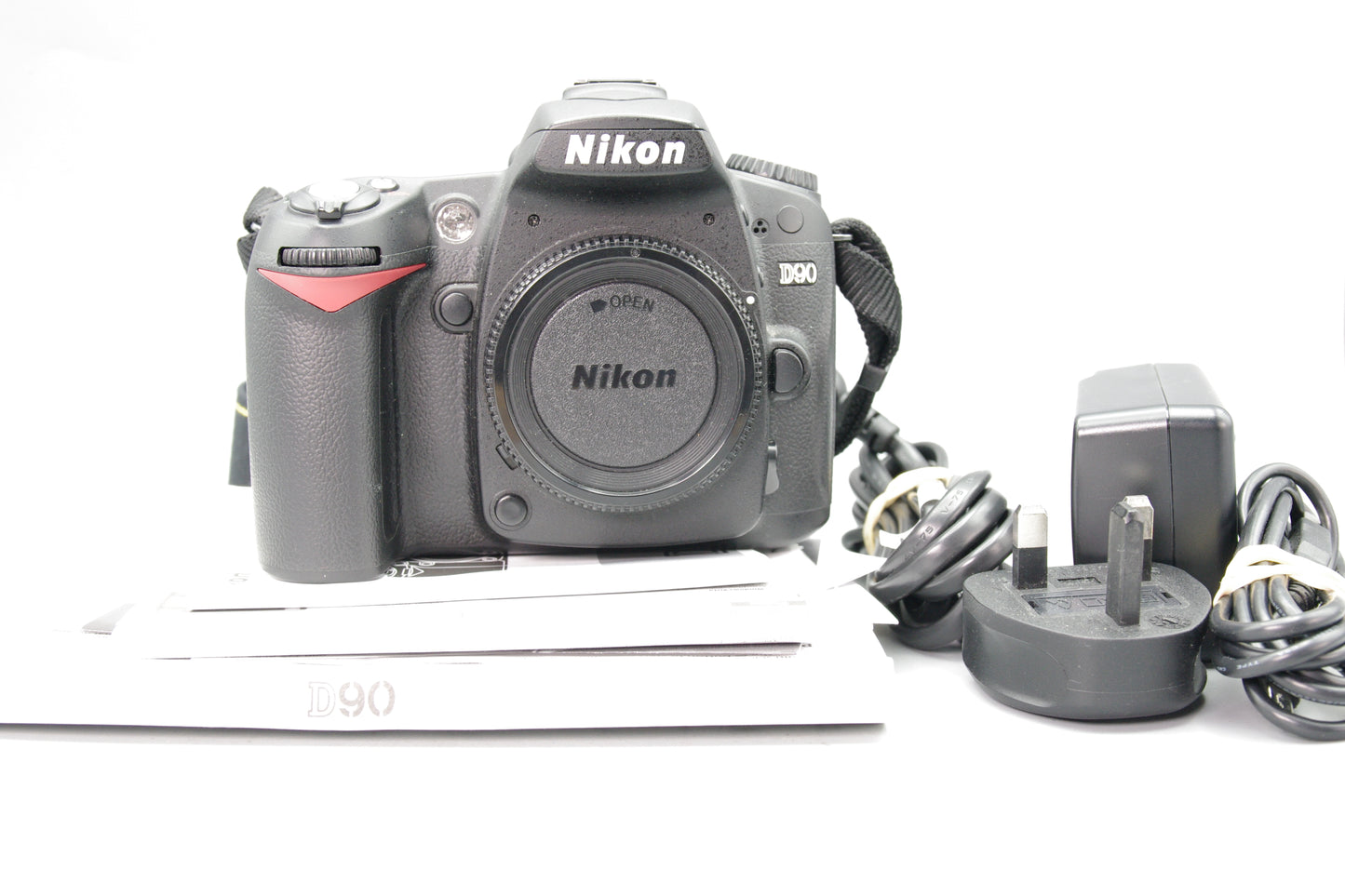 Nikon D90 12.3MP DSLR with 18‑70mm DX Lens and 12477 Shutter Count