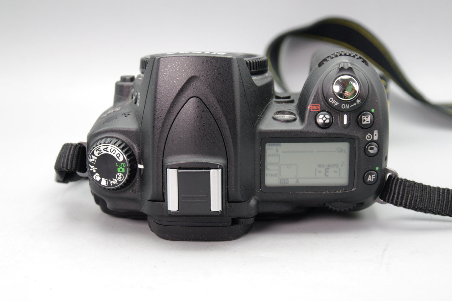 Nikon D90 12.3MP DSLR with 18‑70mm DX Lens and 12477 Shutter Count