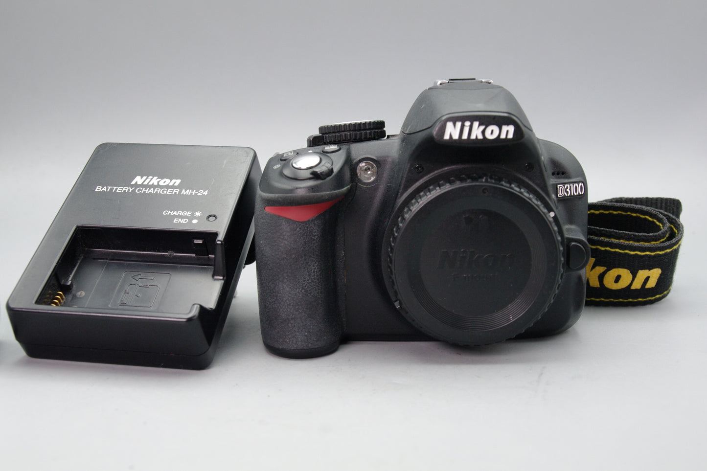 Nikon D3100 DSLR Camera – Near Mint – SC 1538 – With Charger & Battery – 14.2MP