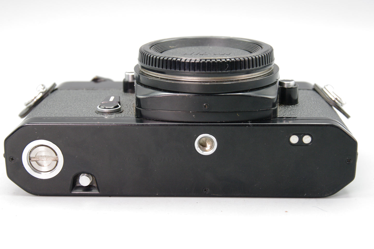 Nikon Nikkormat EL 35mm SLR Camera – Near Mint – Tested – Classic Nikon Body