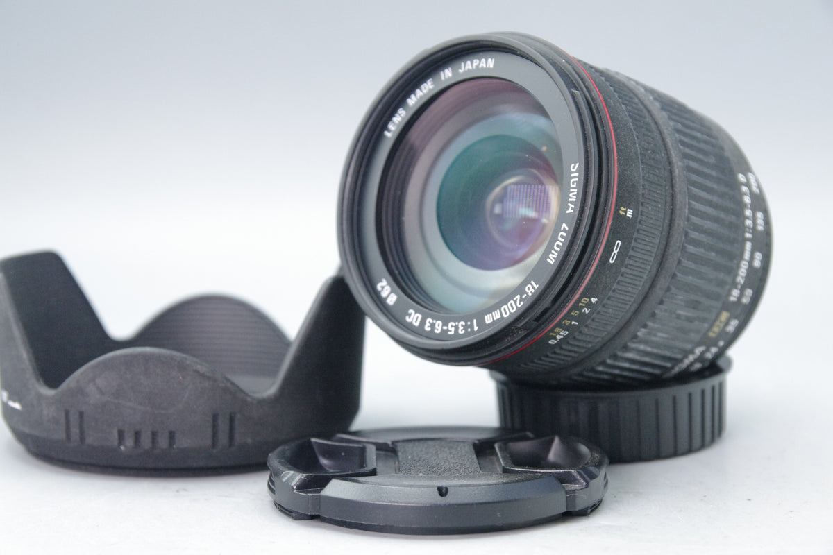Sigma AF 18–200mm f/3.5–6.3 DC Zoom – Nikon F Mount – Excellent – Caps & Hood