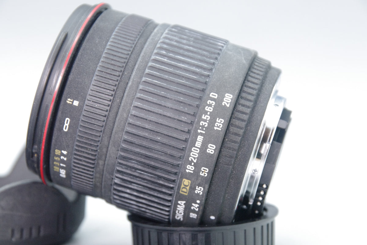 Sigma AF 18–200mm f/3.5–6.3 DC Zoom – Nikon F Mount – Excellent – Caps & Hood