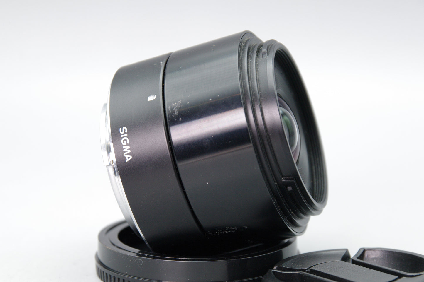 Sigma 19mm f/2.8 DN Lens – Sony E‑Mount – Excellent – Wide‑Angle Prime – Tested