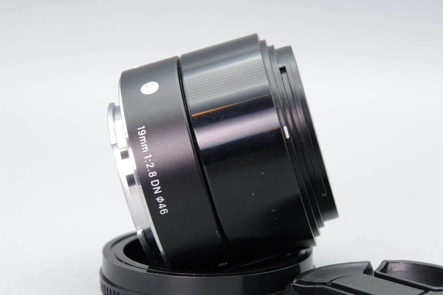 Sigma 19mm f/2.8 DN Lens – Sony E‑Mount – Excellent – Wide‑Angle Prime – Tested